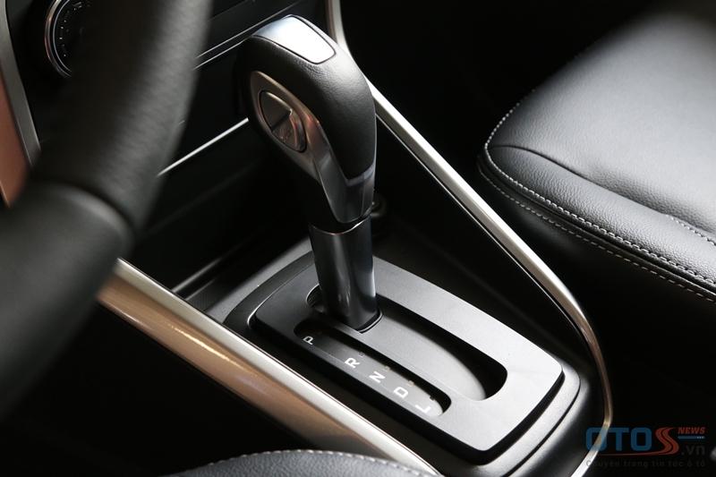 Cận cảnh phiên bản facelift Ford EcoSport 2018 mẫu Urban SUV bán chạy nhất tại Việt Nam.