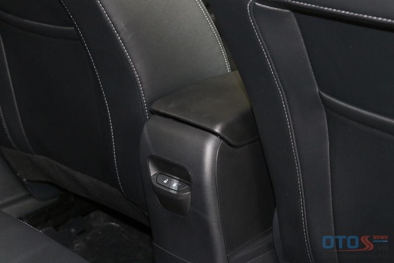 Cận cảnh phiên bản facelift Ford EcoSport 2018 mẫu Urban SUV bán chạy nhất tại Việt Nam.