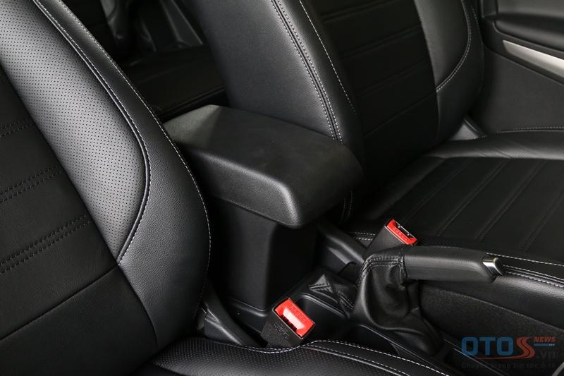 Cận cảnh phiên bản facelift Ford EcoSport 2018 mẫu Urban SUV bán chạy nhất tại Việt Nam.