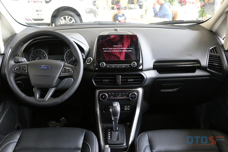Cận cảnh phiên bản facelift Ford EcoSport 2018 mẫu Urban SUV bán chạy nhất tại Việt Nam.