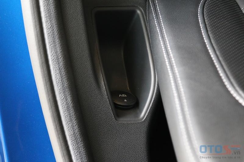 Cận cảnh phiên bản facelift Ford EcoSport 2018 mẫu Urban SUV bán chạy nhất tại Việt Nam.