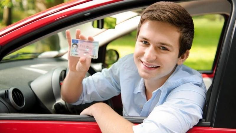 Quy trình thi bằng lái ô tô như thế nào?