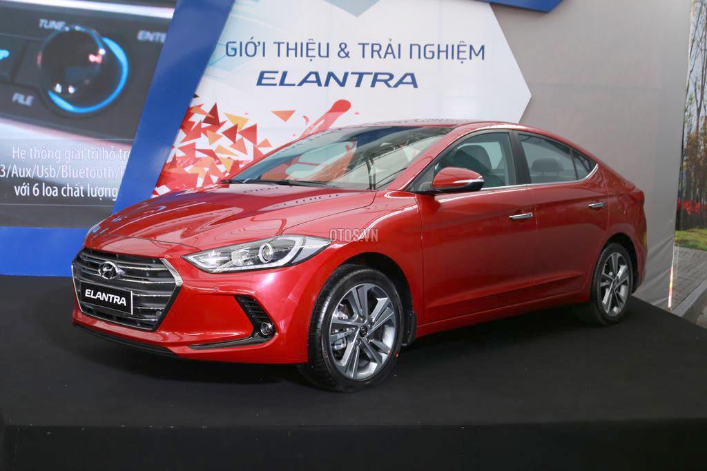 650 triệu đồng, mua Hyundai Elantra hay Toyota Corolla Altis cũ?