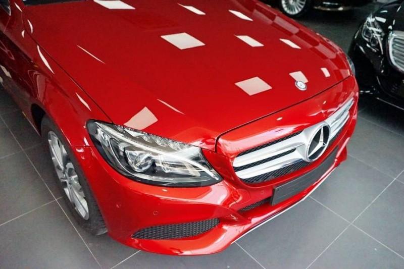 xe Mercedes-Benz C200