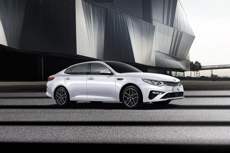 Cận cảnh Kia Optima vừa ra mắt, đối thủ trực tiếp Toyota Camry