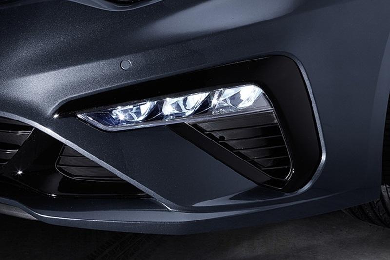 Cận cảnh Kia Optima vừa ra mắt, đối thủ trực tiếp Toyota Camry