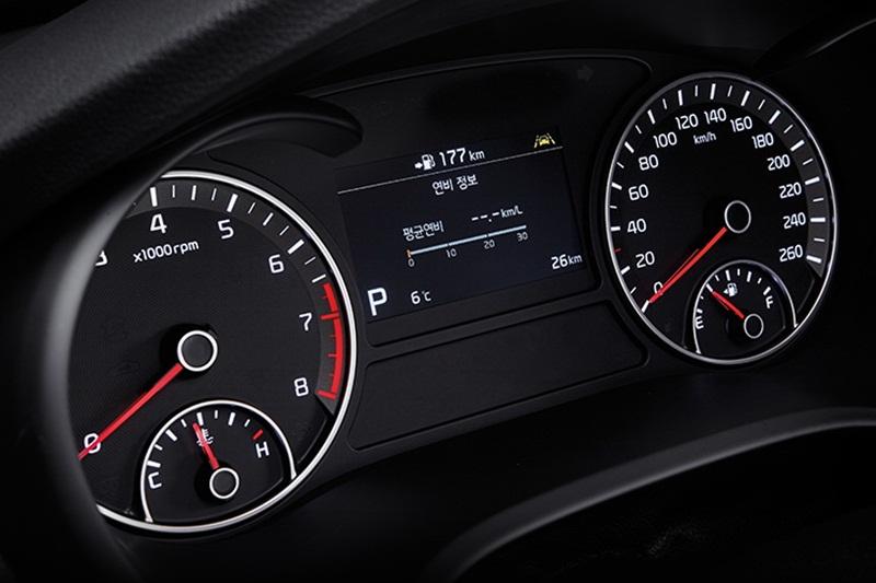 Cận cảnh Kia Optima vừa ra mắt, đối thủ trực tiếp Toyota Camry