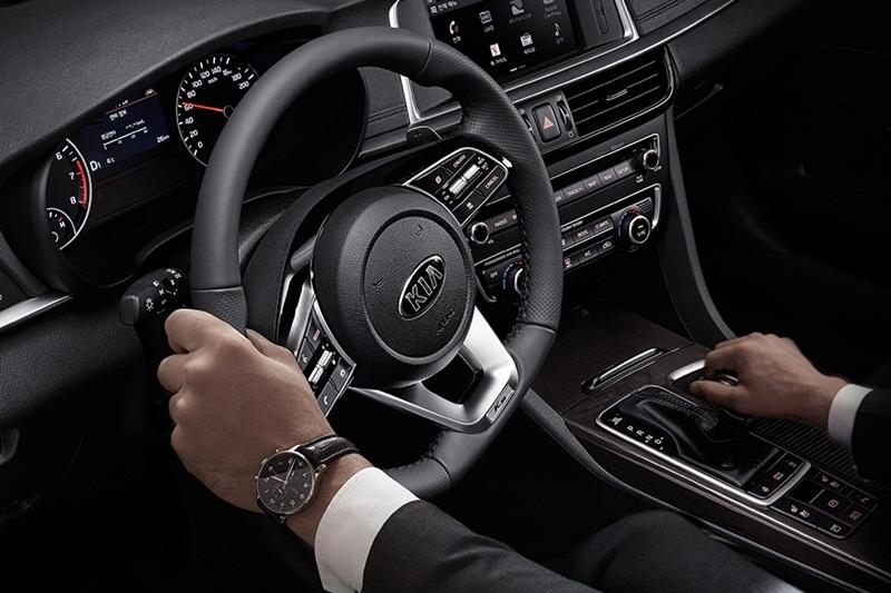 Cận cảnh Kia Optima vừa ra mắt, đối thủ trực tiếp Toyota Camry