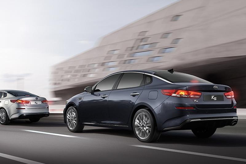 Cận cảnh Kia Optima vừa ra mắt, đối thủ trực tiếp Toyota Camry