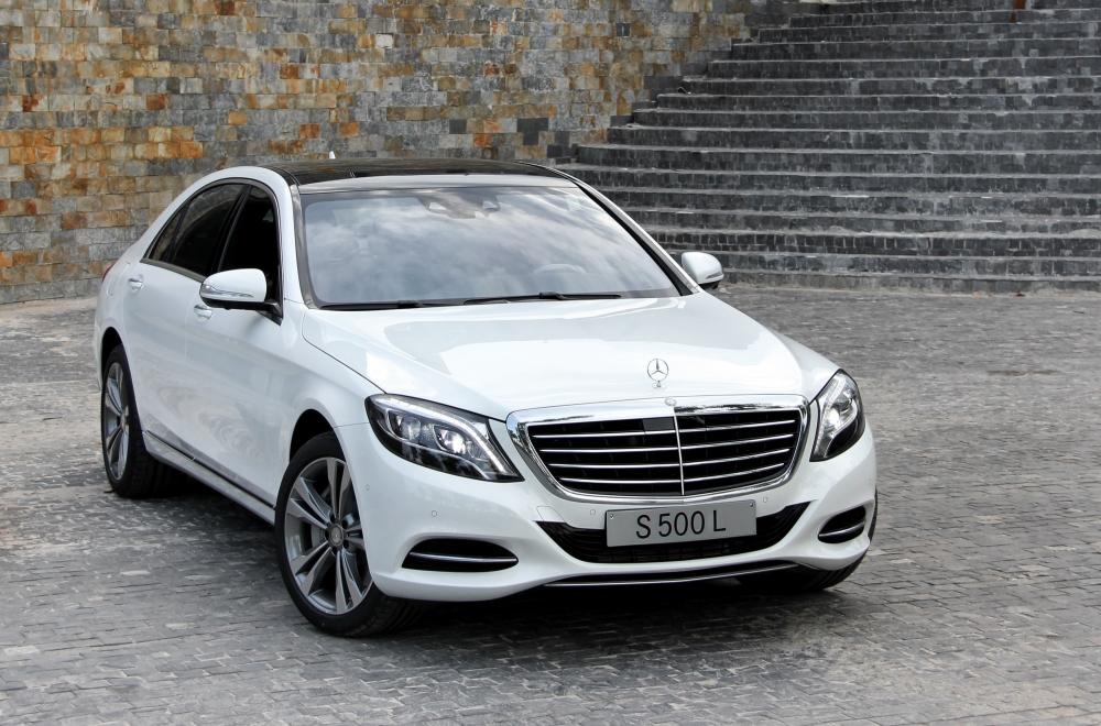 Những mẫu xe hơi 4 chỗ hạng sang đáng chú ý tại Việt Nam