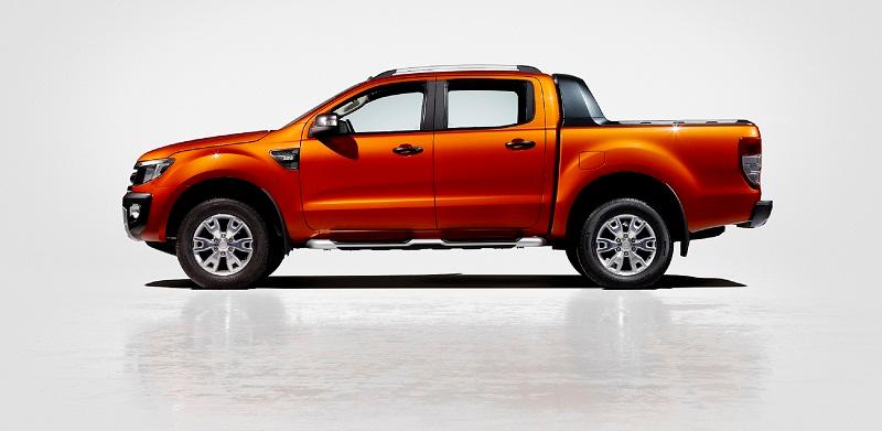 Với 830 triệu đồng, chọn Ford Ranger, Mazda BT50 hay Nissan Navara?