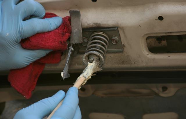 Các chi tiết nhỏ thường bị lãng quên trong việc bảo dưỡng xe ô tô