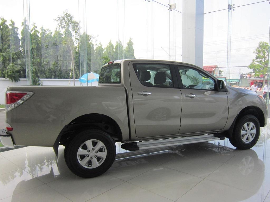 Với 830 triệu đồng, chọn Ford Ranger, Mazda BT50 hay Nissan Navara?