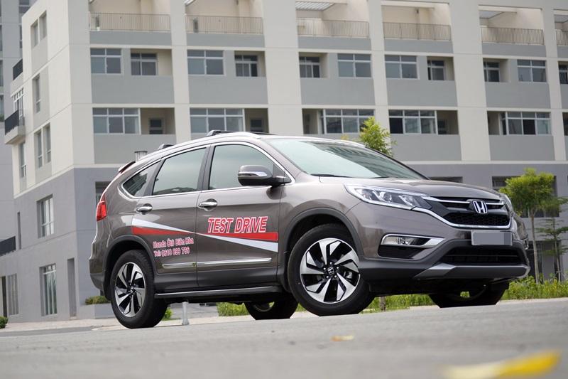 Đang dùng Honda CR-V, có nên lên đời với Hyundai SantaFe 2016?
