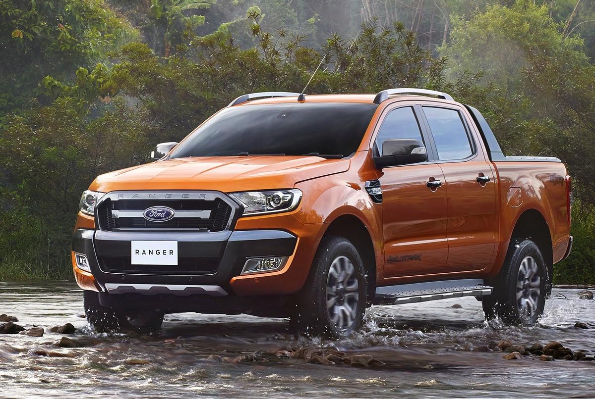 Nội thất xe Ford Ranger có bằng các đối thủ?