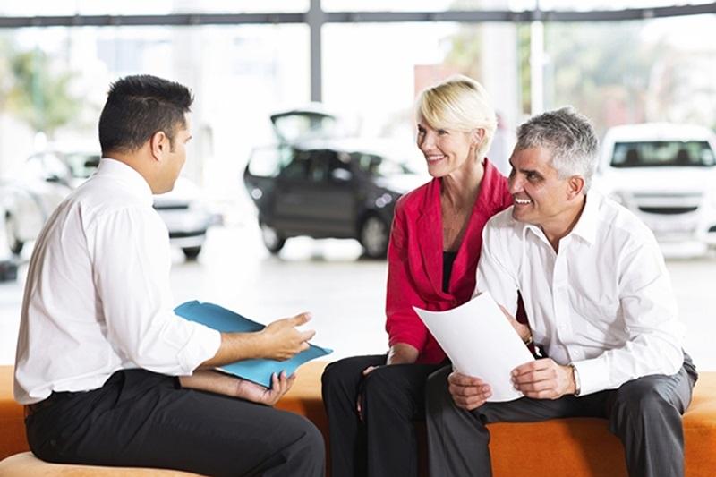 Có nên “mắc nợ” ngân hàng để mua ô tô