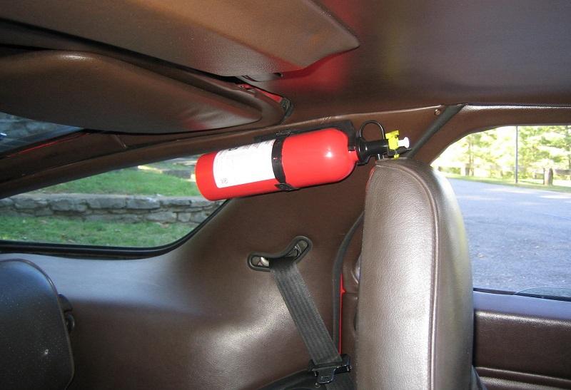 Bình chữa cháy trên ô tô và những điều bạn cần biết