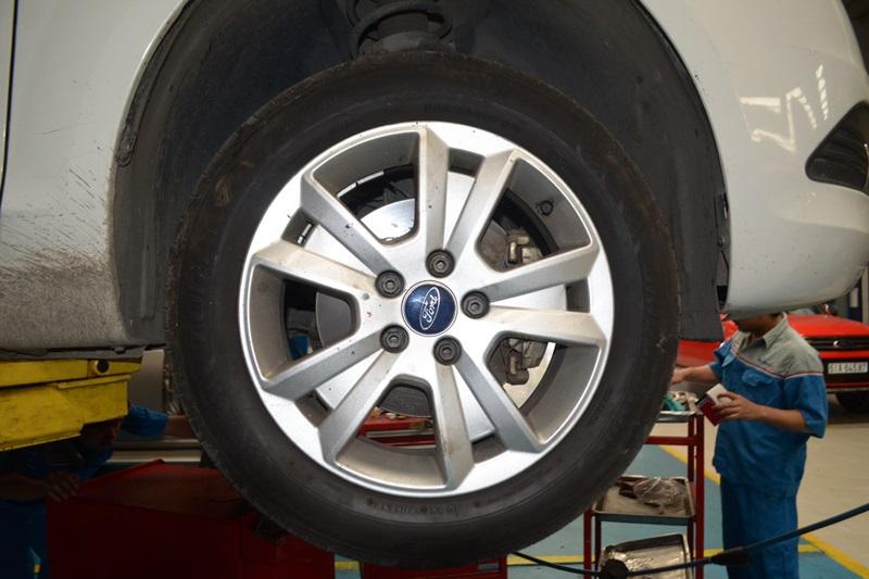 Kiểm tra, sử dụng hệ thống phanh trên ô tô như thế nào để đảm bảo an toàn?