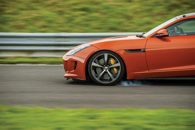 Hệ thống phân phối lực phanh điện tử EBD trên ô tô