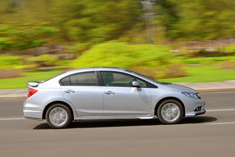 Kinh nghiệm lái ô tô khi đi đường dài