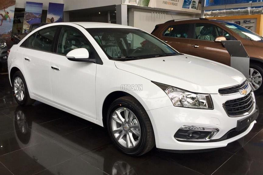 Mua sedan hạng C số sàn, có lựa chọn nào?