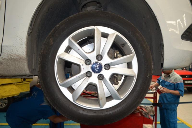 Hướng dẫn cách tự chăm sóc ô tô chuẩn bị cho dịp Tết