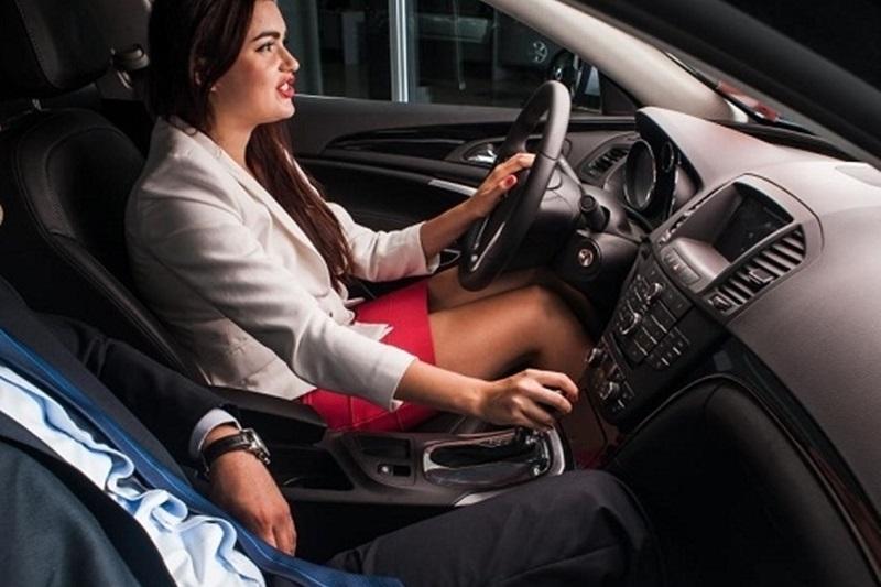 Thói quen về P trước khi phanh tay hại xe thế nào