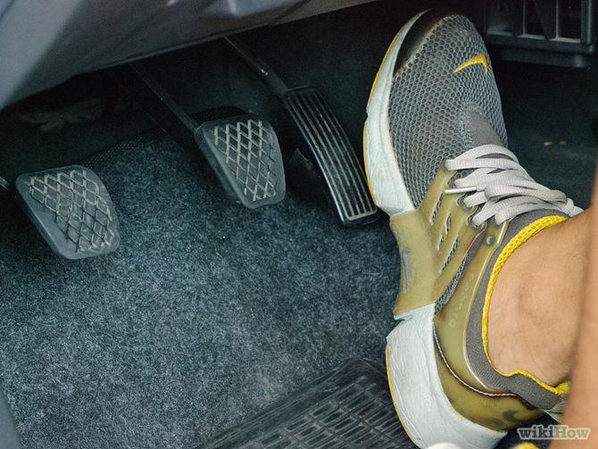 Những sai lầm khi lái xe số sàn