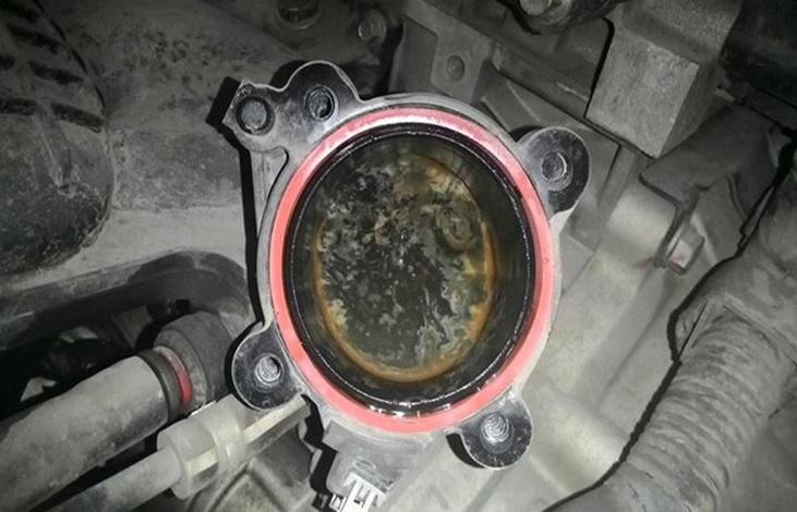 Hiện tượng ô tô bị thủy kích - cách hạn chế và giảm thiểu thiệt hại 