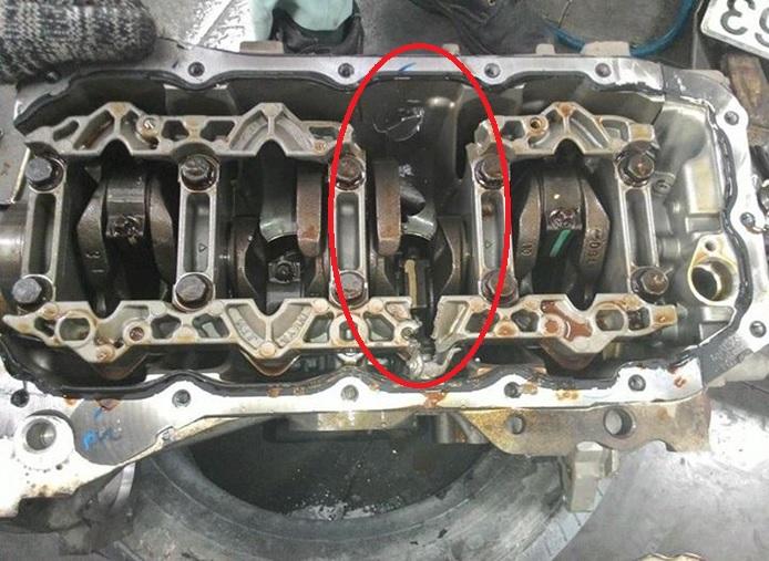 Hiện tượng ô tô bị thủy kích - cách hạn chế và giảm thiểu thiệt hại