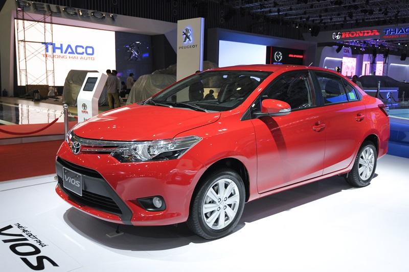 Lần đầu mua xe, nên mua Ford Focus hay Toyota Vios?