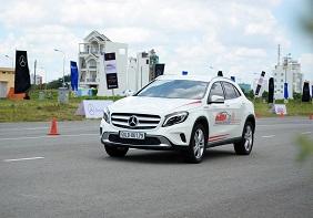 Video: Khám phá 3 bài tập tại Học viện lái xe an toàn Mercedes-Benz 2015