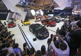 Video: Nhìn lại màn trình diễn ấn tượng của Mercedes-Benz Việt Nam