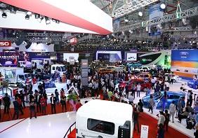 Những khoảnh khắc ấn tượng tại Triển lãm Ô tô Việt Nam 2015