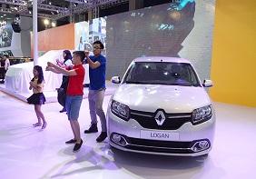 Video: Khám phá gian hàng Renault tại triển lãm Ô tô Quốc tế Việt Nam 2015