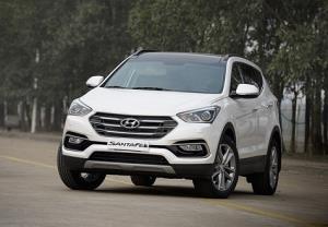 Đang dùng Honda CR-V, có nên lên đời với Hyundai SantaFe 2016?