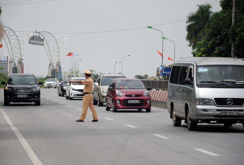 Điều khiển xe quá hạn kiểm định bị phạt như thế nào?