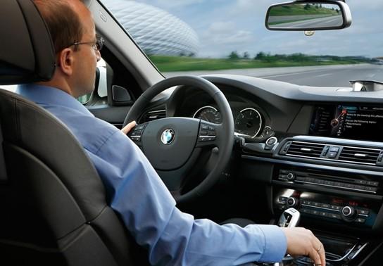 4 nguyên nhân gây mất tập trung khi lái xe