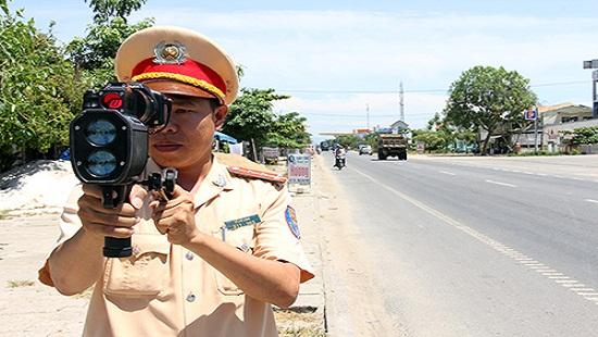 Bị bắn tốc độ có được quyền yêu cầu CSGT cho xem bằng chứng không?
