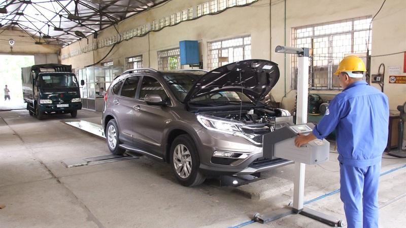 Điều khiển xe quá hạn kiểm định bị phạt như thế nào?