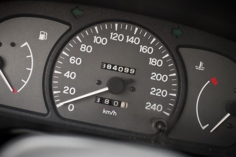 đồng hồ công-tơ-mét