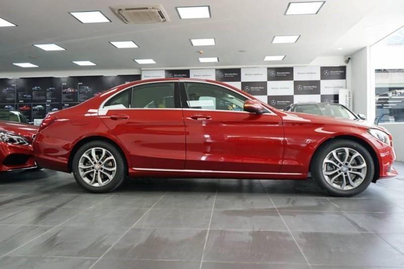 xe Mercedes-Benz C200