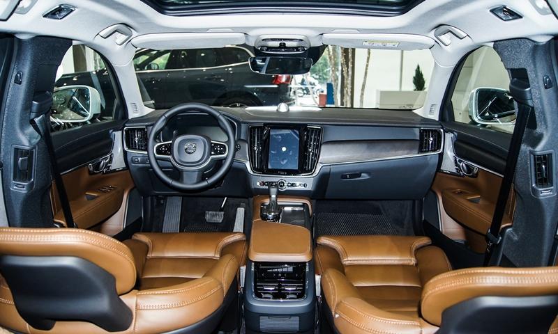 Cận cảnh Volvo V90 Cross Country 2018 sắp ra mắt