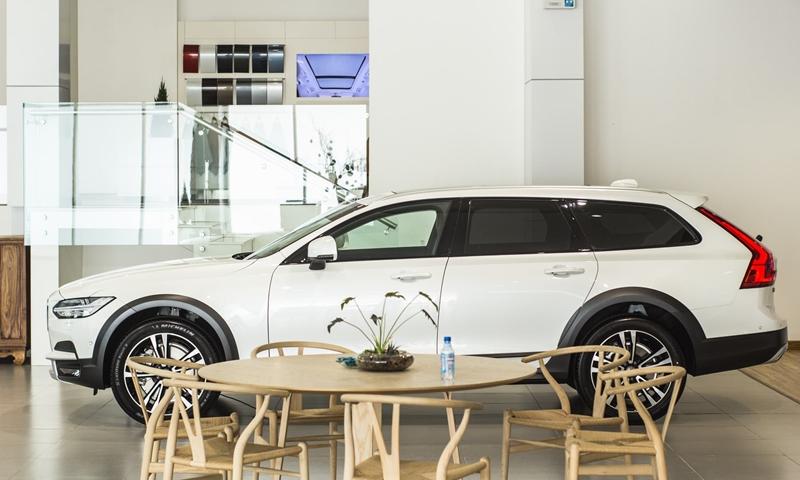 Cận cảnh Volvo V90 Cross Country 2018 sắp ra mắt