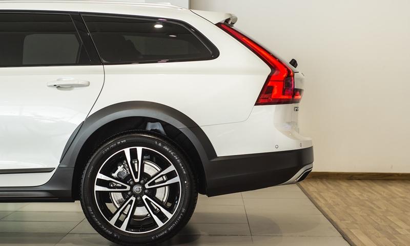 Cận cảnh Volvo V90 Cross Country 2018 sắp ra mắt