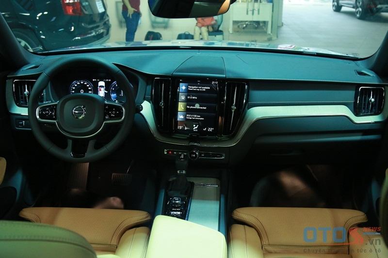 Cận cảnh Volvo XC60 2018 tại Việt Nam: Đẹp từ trong ra ngoài, an toàn bậc nhất thế giới