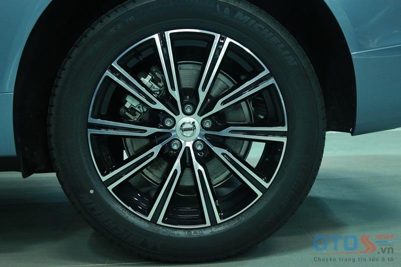 Cận cảnh Volvo XC60 2018 tại Việt Nam: Đẹp từ trong ra ngoài, an toàn bậc nhất thế giới
