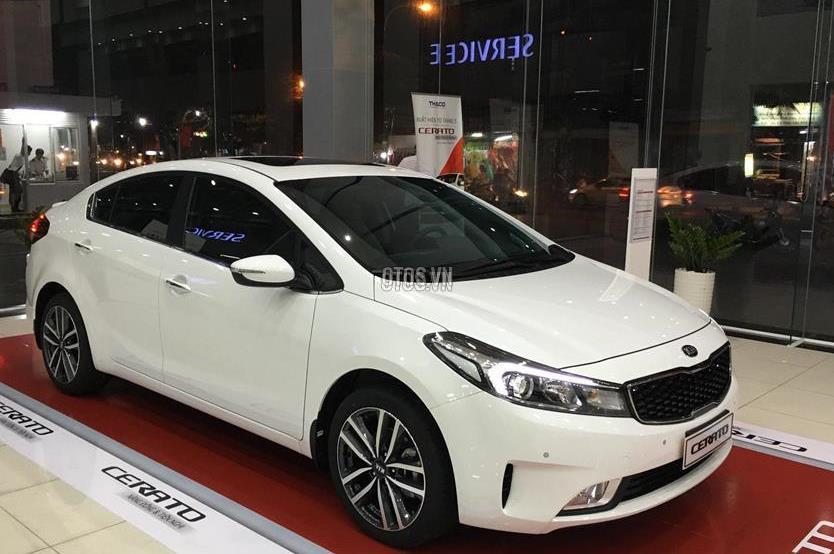 Mua sedan hạng C số sàn, có lựa chọn nào?