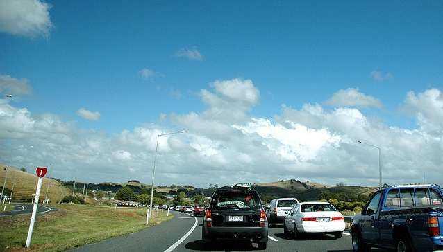 traffic-jam-auckland-sektordua-flickr