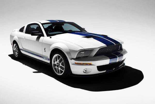 2007_Ford_Mustang_Shelby_GT500_1